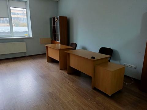 комерційна за адресою Євгена Коновальця вул. (Щорса), 32-Г