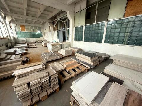 комерційна за адресою Базавлуцька вул., 107