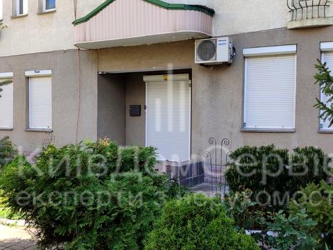 комерційна за адресою Дмитрівська вул., 52-Б
