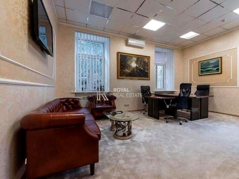 комерційна за адресою Панаса Мирного вул., 1
