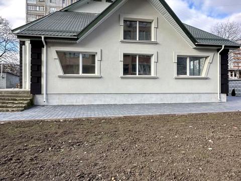 комерційна за адресою Подільська вул., 12