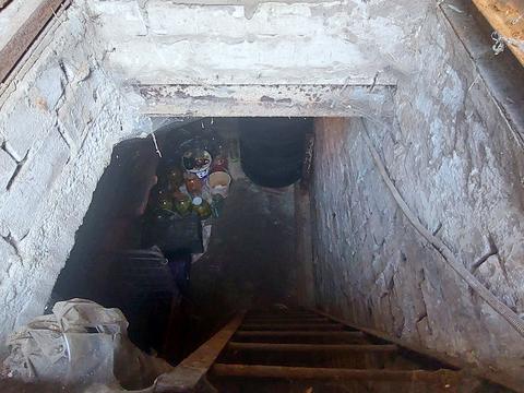 квартира за адресою дружби, 6