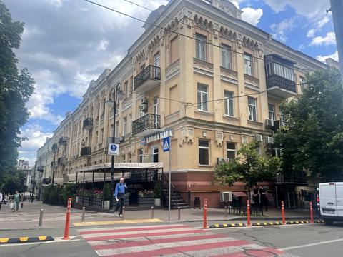 комерційна за адресою Лисенка вул., 1