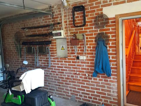 дом по адресу с. Осещина, Набережна