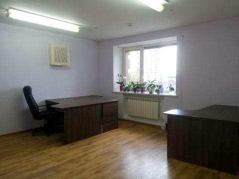 комерційна за адресою Ливарна вул., 6