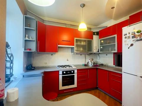 квартира за адресою Івасюка вул., 42