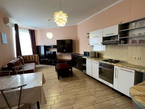 квартира за адресою Середньофонтанська вул., 19б