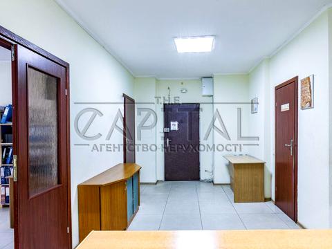 комерційна за адресою Раїси Окіпної вул., 4-А