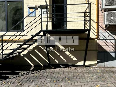 комерційна за адресою Межигірська вул., 57/17