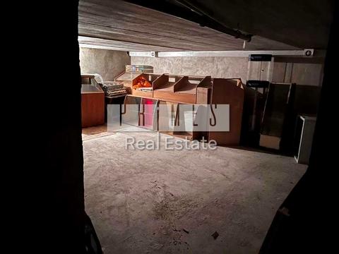 комерційна за адресою Соборна вул., 4