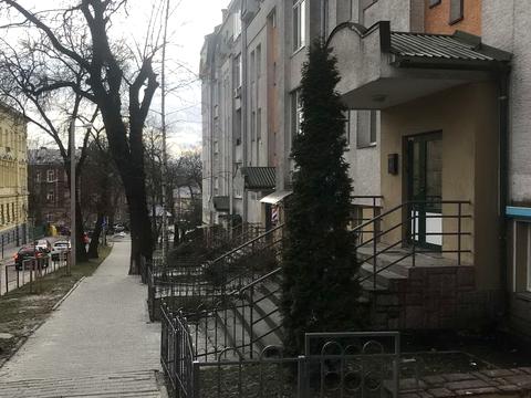 коммерческая по адресу Владимира Короленко ул., 2