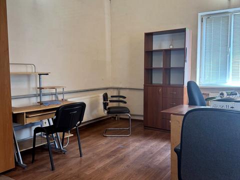 комерційна за адресою Байрона вул. (Одоєвського), 3/37