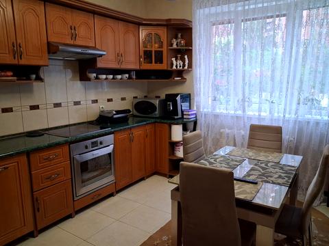 квартира за адресою Анни Ахматової вул., 13-Г
