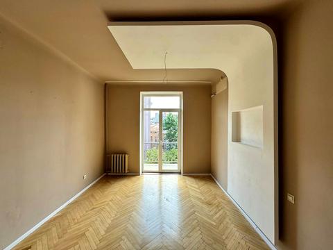 квартира за адресою Академіка Володимира Гнатюка вул. (), 3