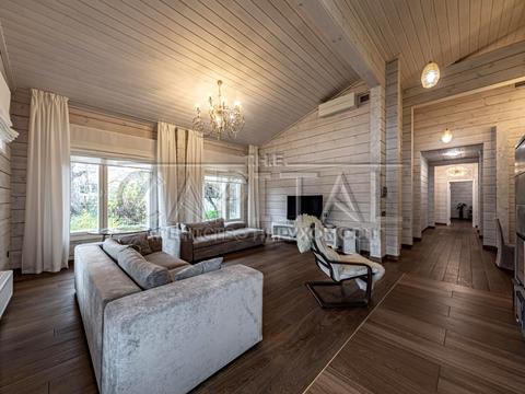 будинок за адресою Кошового Олега пров.