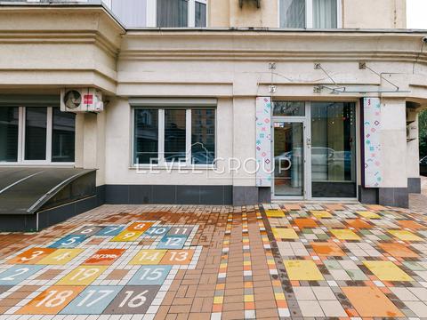 комерційна за адресою Дмитрівська вул., 82