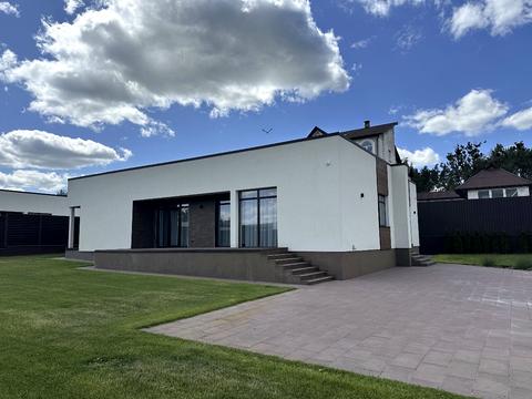 будинок за адресою Дачна