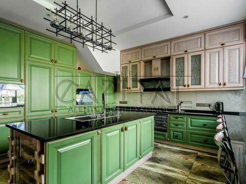 будинок за адресою с. Плюти, Світанкова, 10