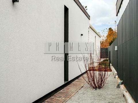 будинок за адресою Довженка вул.