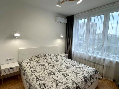 квартира за адресою Київ, Драгоманова вул., 10