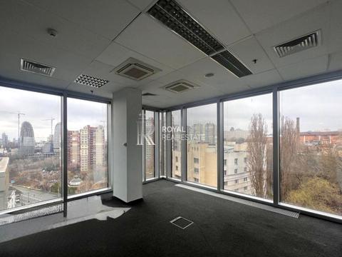 комерційна за адресою Лейпцизька вул., 15