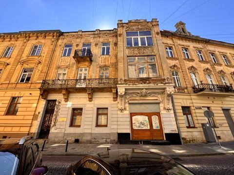 комерційна за адресою Миколи Вороного вул., 9