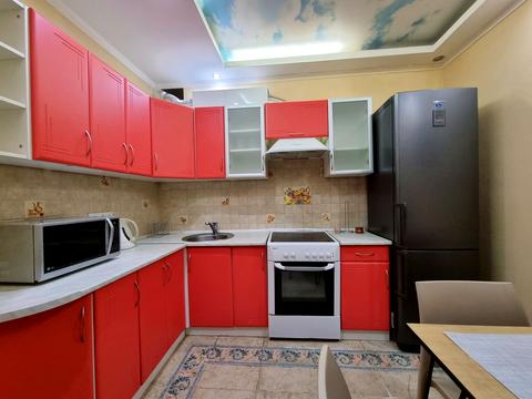 квартира за адресою Анни Ахматової вул., 48