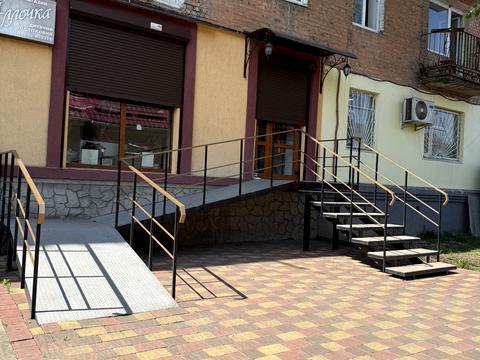 коммерческая по адресу Грушевського, 160