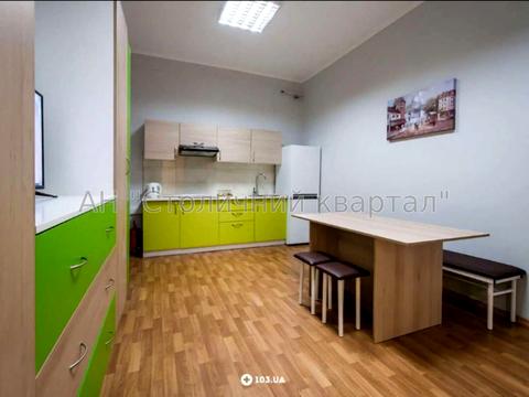 комерційна за адресою Леся Курбаса просп., 1-Б