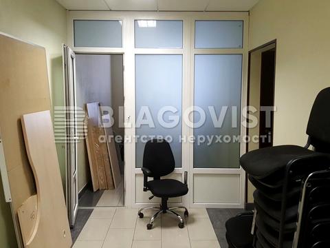 комерційна за адресою Спортивна пл., 3