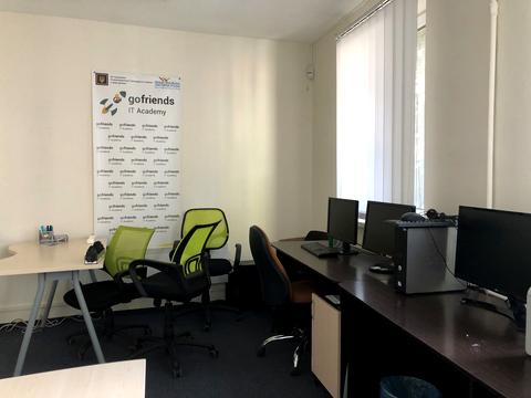 комерційна за адресою Михайлівська вул., 14