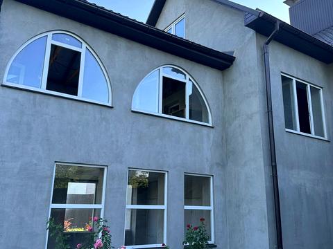 будинок за адресою Приозерна вул.