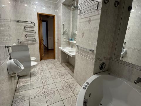 комерційна за адресою Саксаганського вул., 99