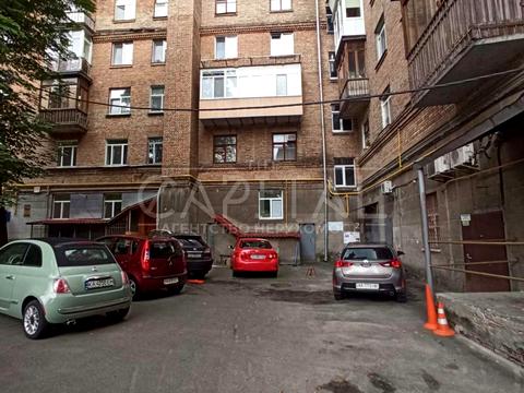 комерційна за адресою Велика Васильківська вул. (Червоноармійська), 72-А