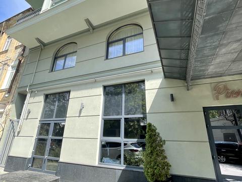 комерційна за адресою Успенський пров., 11