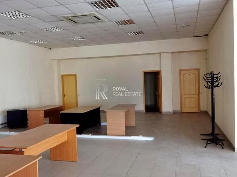 комерційна за адресою Шевченка пл., 2