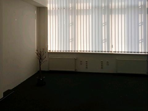 комерційна за адресою Володимирська вул., 77а