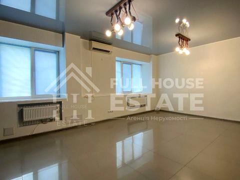 комерційна за адресою Мечникова вул. (Кловський), 18