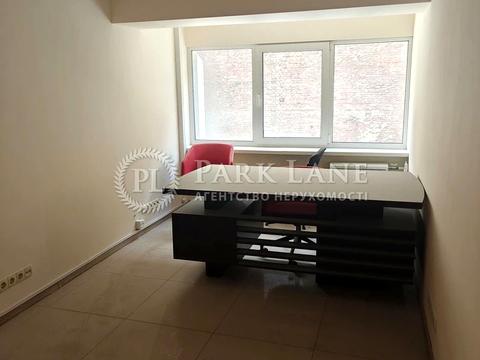 комерційна за адресою Володимирська вул., 51/53