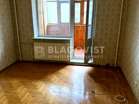 квартира за адресою Анни Ахматової вул., 15