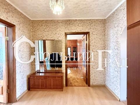 квартира по адресу Червоной Калины просп. (Владимира Маяковского), 30