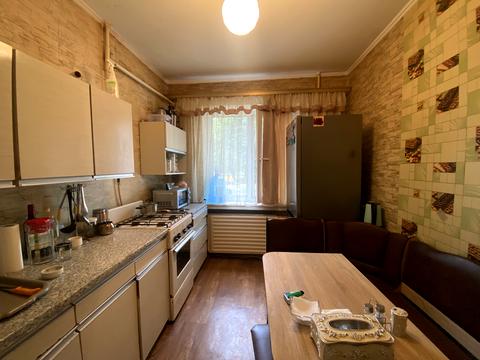 квартира за адресою Космонавтів вул., 18