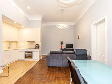 квартира за адресою Богдана Ступки вул. (Станіславського), 3