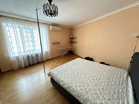 квартира за адресою Анни Ахматової вул., 33