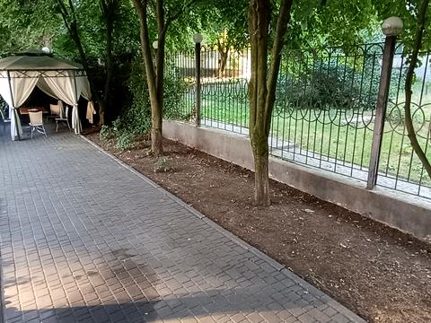 комерційна за адресою Лазурна вул. (Гайдара), 3А