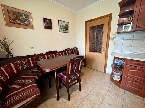 квартира за адресою Київ, Драгоманова вул., 8-А