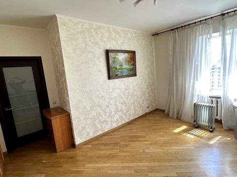 квартира за адресою Анни Ахматової вул., 31