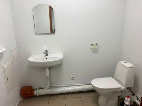 комерційна за адресою Левка Лук'яненка вул. (Маршала Тимошенка), 29-В