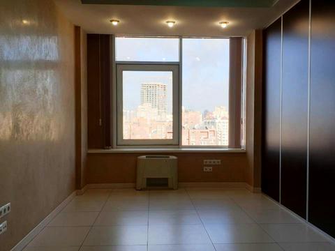 комерційна за адресою Антоновича вул. (Горького), 172