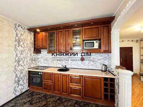 квартира за адресою Драгоманова вул., 14-А